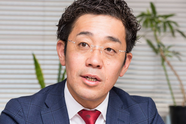 代表理事 浅井慎吾